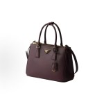 PRADA Saffiano metal engraved logo handbag, medium-sized women\'s wine red